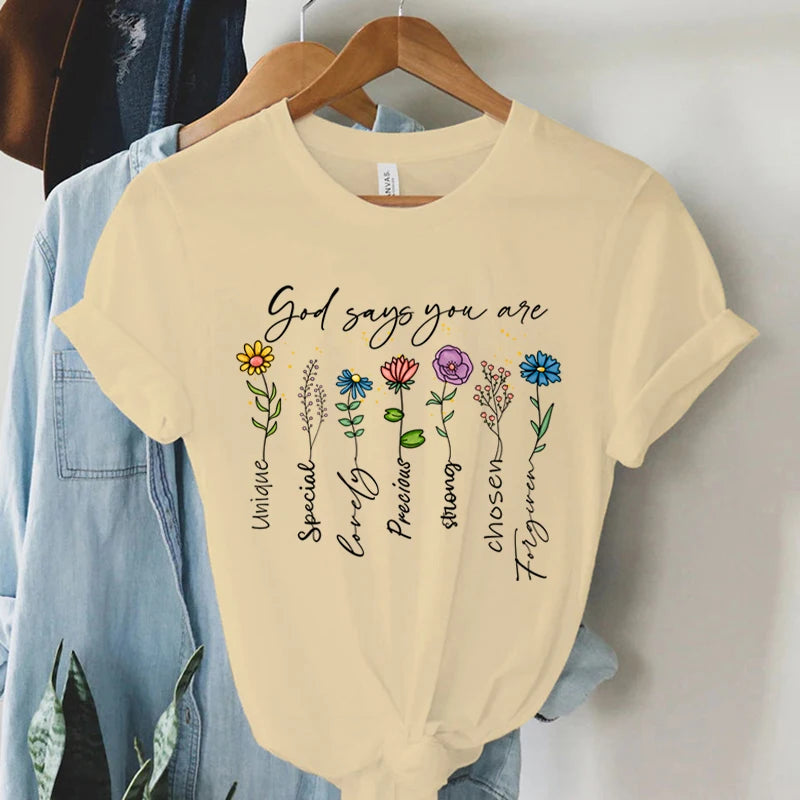 Camiseta Feminina com a Estampa God Says You Are